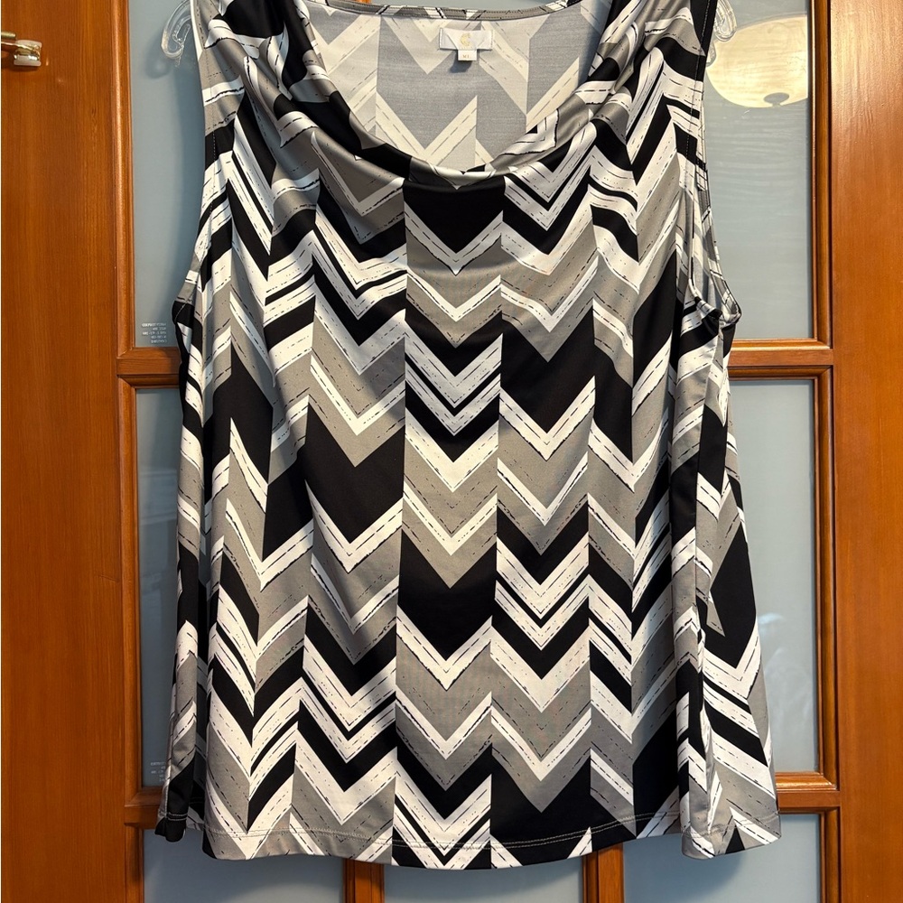 Charming Charlie Black, White and Gray Chevron Tank Top XL